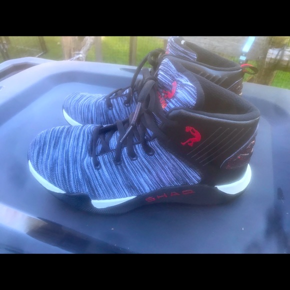 womens basketball sneakers size 8